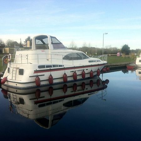 Lough Derg House & The Lake Cafe Nenagh Exterior photo